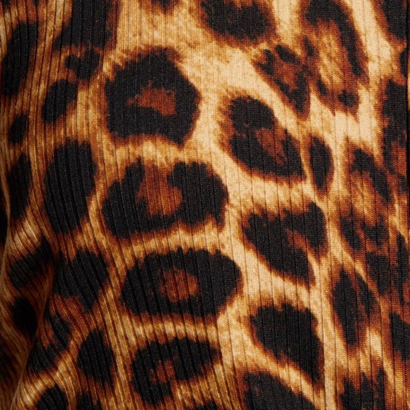 Cotton Emporium
Leopard Twist Front Long
Sleeve Midi Dress - Picture 6 of 6